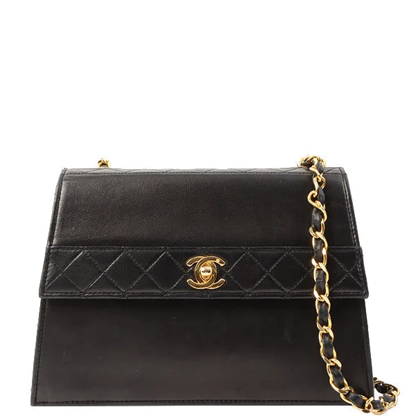 CHANEL bags with gold hardware -Chanel Around 1992 Made Design Flap Turn-Lock Chain Bag Black