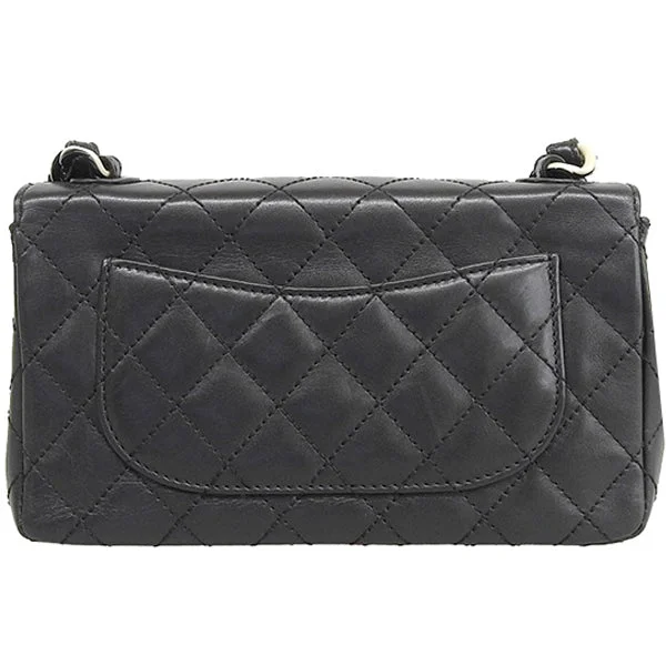 CHANEL bags with detachable pouches -CHANEL Around 2000 Made Turn-Lock Plastic Chain Bag Black