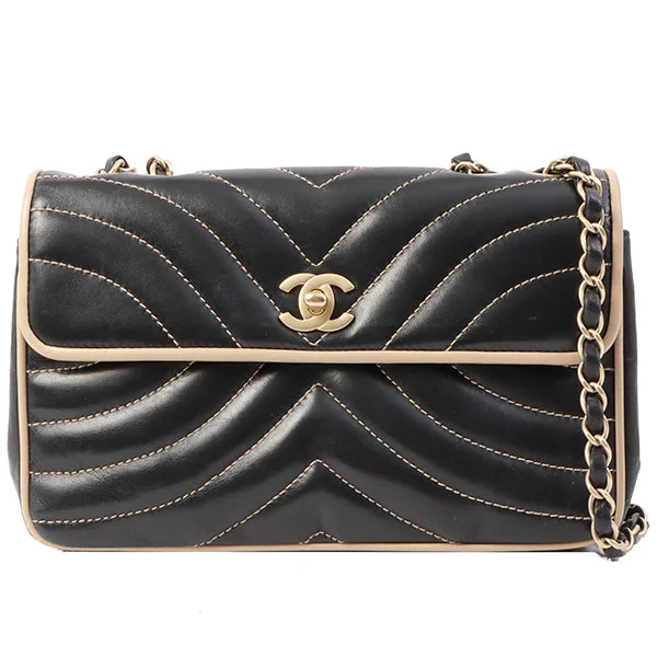 CHANEL bags for luxury collectors -Chanel Around 2003 Made Bicolor Straight Flap Turn-Lock Chain Bag Black/Beige