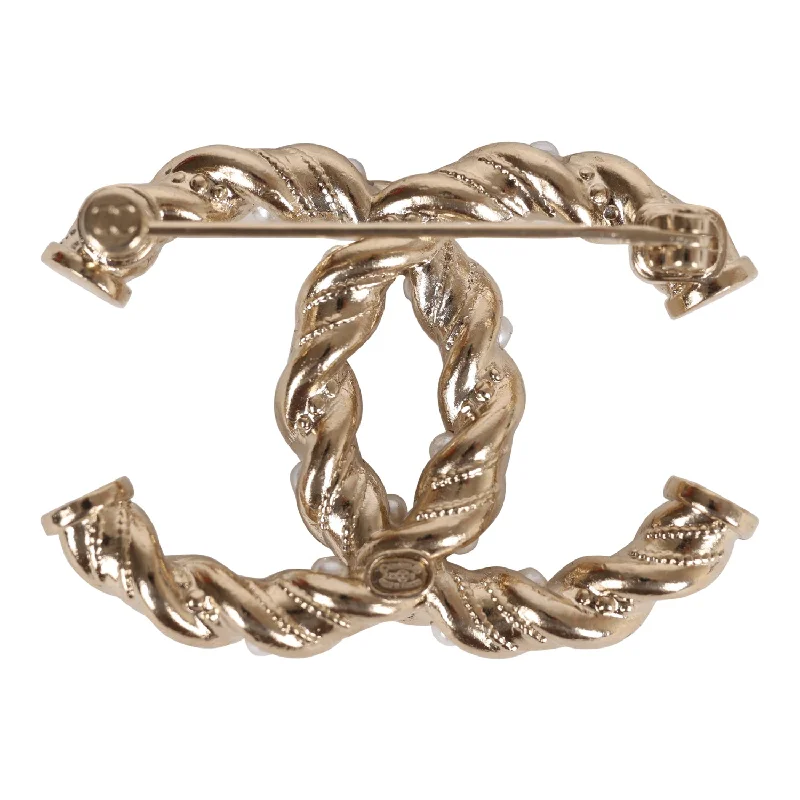 Exclusive CHANEL rings with elegant designs -Chanel Twisted CC Crystal and Faux Pearl Brooch Light Pink Gold Metal